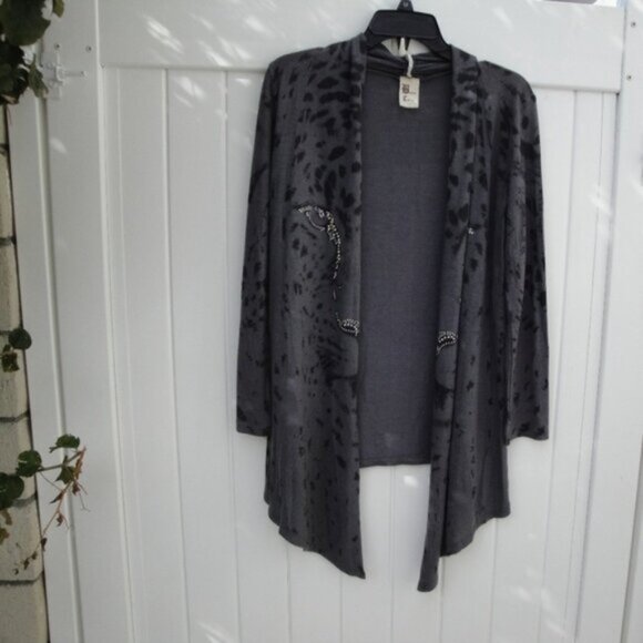 BOHO Chic Women's Cardigan Animal Design Gray with Animal Print Back Large - Picture 3 of 3